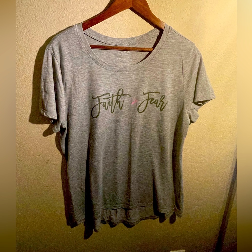 Faith over fear, gray woman’s short sleeve T-shirt-2xl